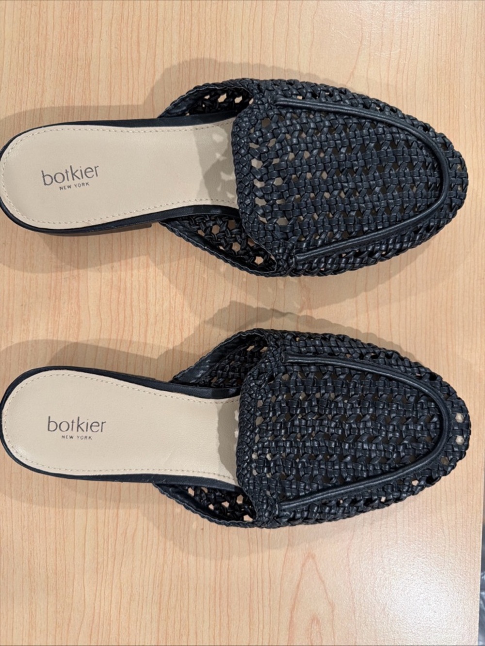 Botkier Leather Cora Woven Mule Black Sandals Size 7.5
